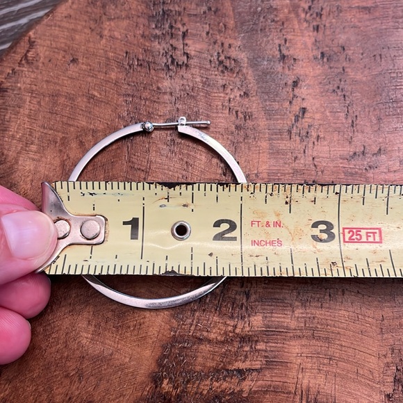 Robert Coin 18k White Gold Hoop Earrings - Picture 6 of 6